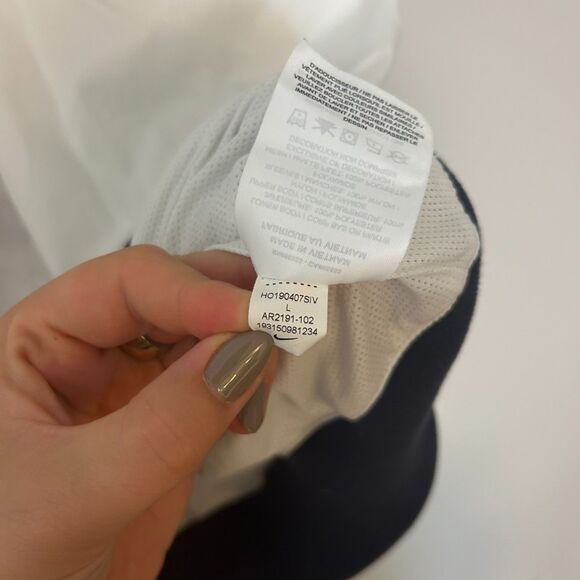 Nike Womens Windbreaker Size Large Long Sleeve Black White Full Zip-up - Picture 10 of 16